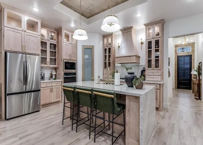Holiday home New! 4 Bdrm Near Stockyards & Dt Worth