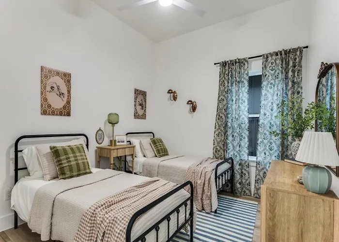 New! 4 Bdrm Near Stockyards & Dt Worth Fort Worth
